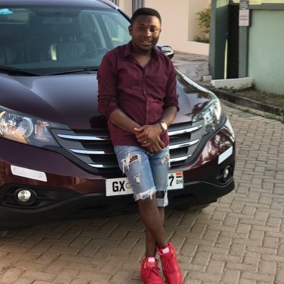 Profile Picture of CeDÿ Da EñTêRtIåNëR (@cedybee) on Twitter