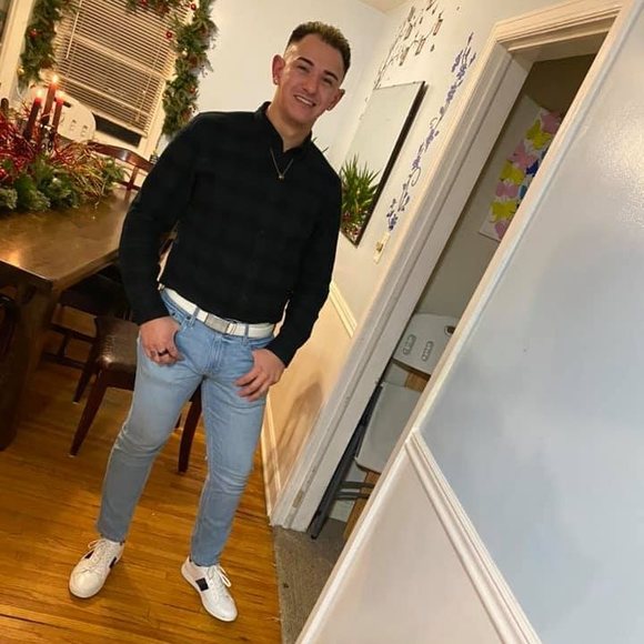 Carlos Barriga - Poshmark Profile Picture of Carlos Barriga (@carlosbarriga74) on Poshmark