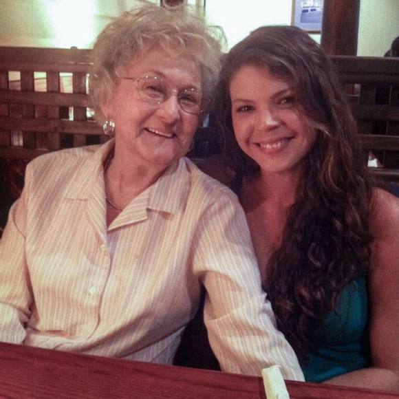 Profile Picture of Jennifer Akeson (@twoangel0329) on Poshmark