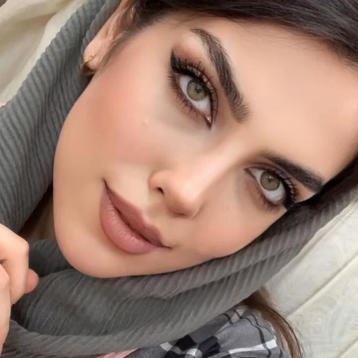 Profile Picture of Arezou (@arezouteimouri) on Tiktok