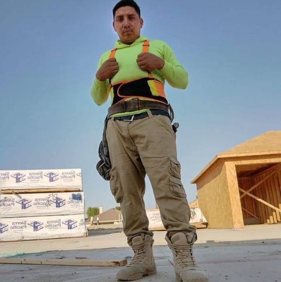 Profile Picture of Neptali Lazo (@estivenomar26) on Poshmark