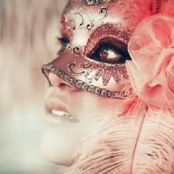 Profile Picture of Leah Steenson (@las9187) on Poshmark