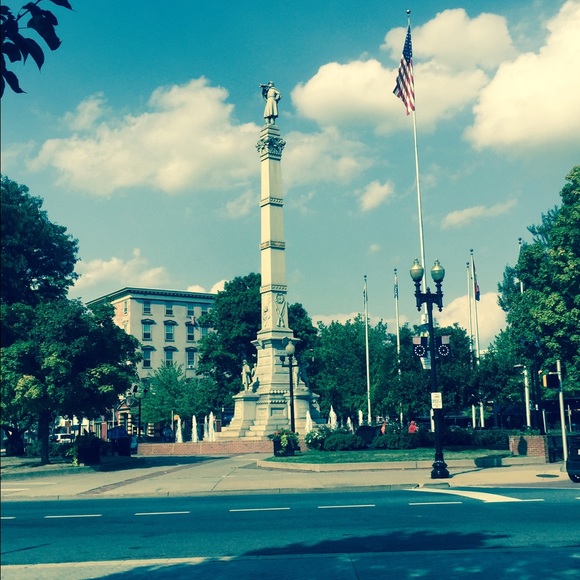 Profile Picture of Emery Clark (@emeryclark) on Poshmark