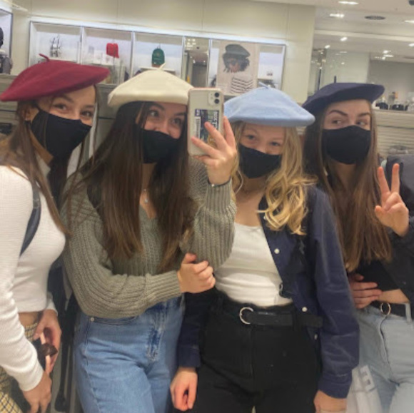 Profile Picture of J Zambo (@jules_zambo) on Poshmark