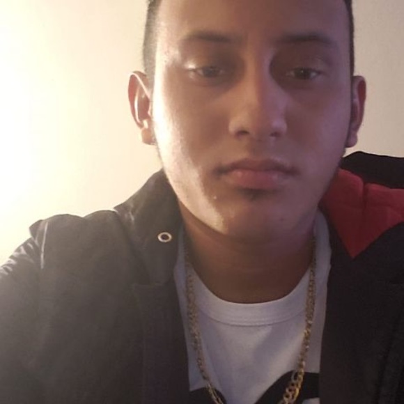 Profile Picture of Leonel Rivas (@leonelrivas136) on Poshmark