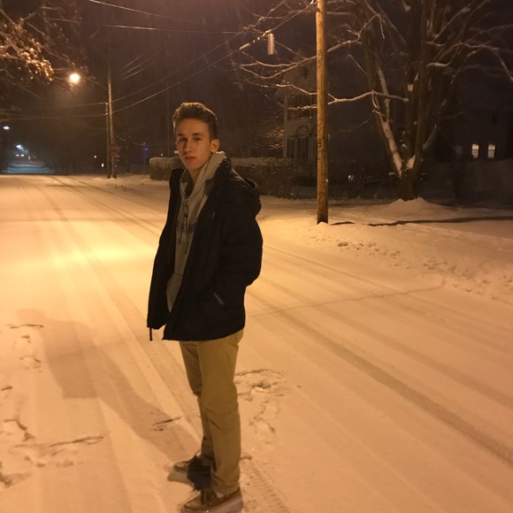 Profile Picture of Joel Bean (@jbean711) on Poshmark