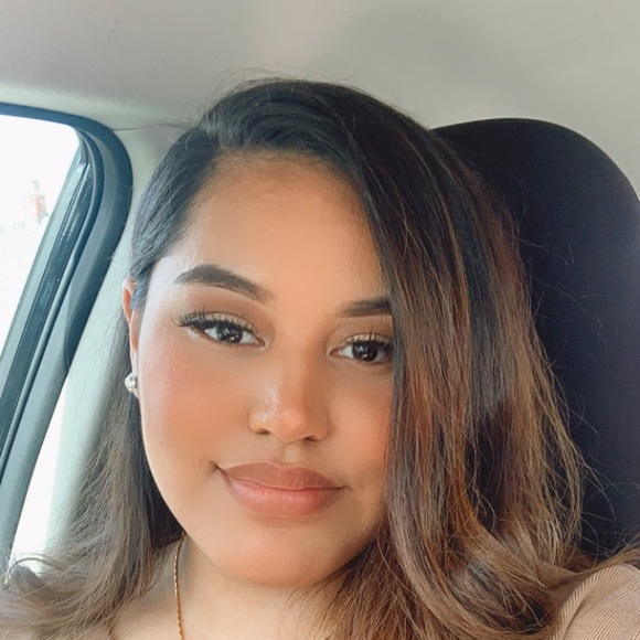 Profile Picture of Ronalei Taula (@tronalei2197) on Poshmark