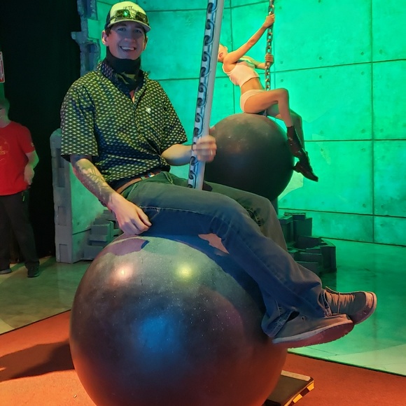 Profile Picture of Caleb Routon (@crouton1) on Poshmark