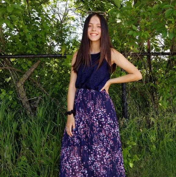 Profile Picture of Jaidyn Archuleta (@jaidynarchuleta) on Poshmark