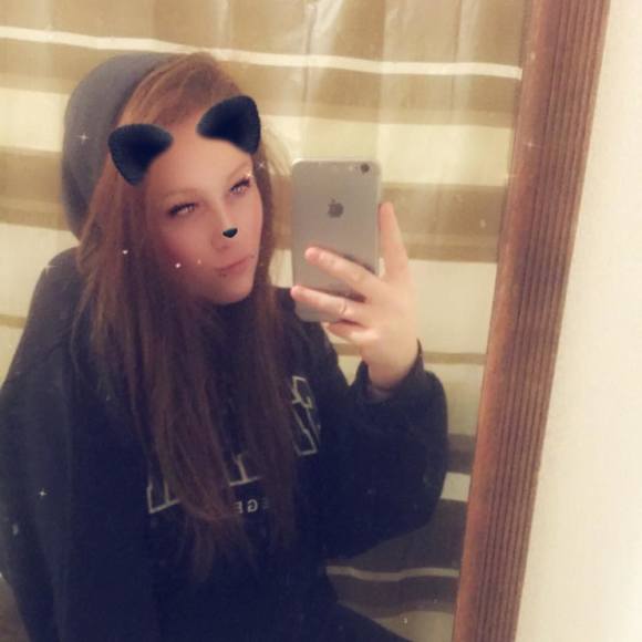 Profile Picture of Alissa Scott (@alissascott629) on Poshmark