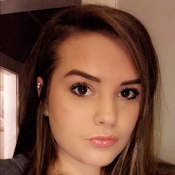 Profile Picture of Allison Pingel (@allison_pingel) on Poshmark