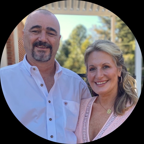 Profile Picture of Moose & lisa Moose (@lisamoose50) on Poshmark