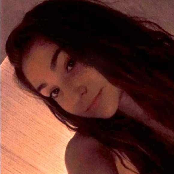 Profile Picture of Paisley Faske (@paisley_faske18) on Poshmark