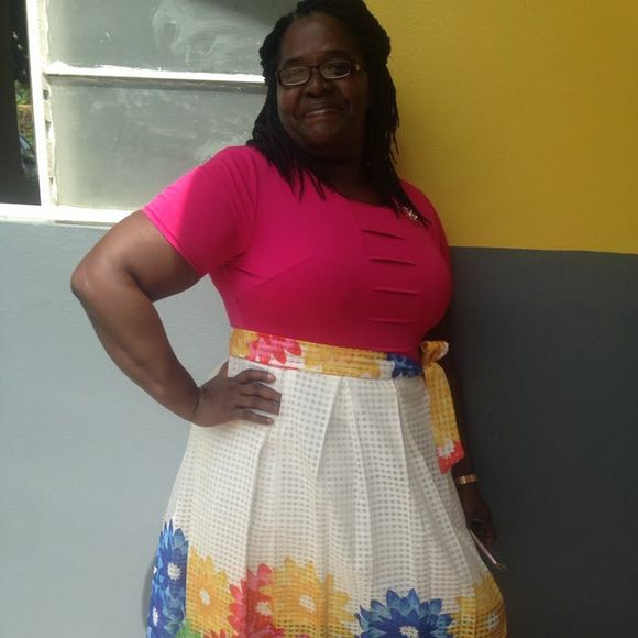Profile Picture of Sharon Simon (@kantsaynoever) on Poshmark