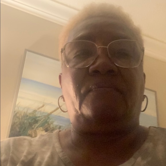 Profile Picture of Iris Day (@idaypickens) on Poshmark