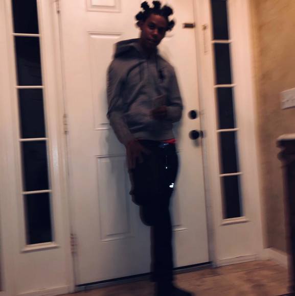Profile Picture of Dysean Johnson (@dyseanjohnson) on Poshmark
