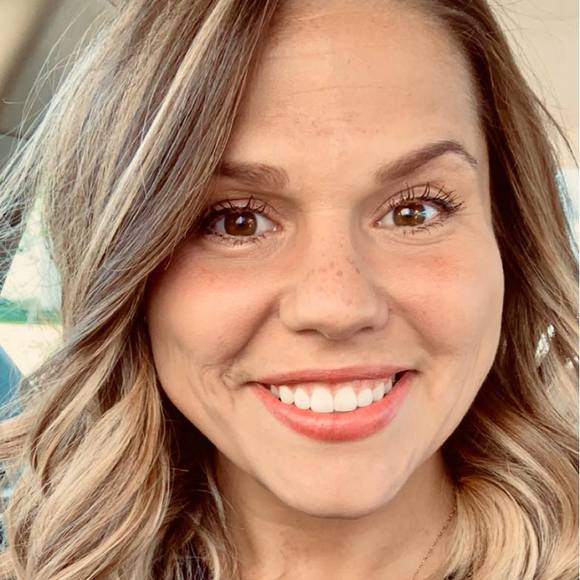 Profile Picture of Colleen Reinoehl (@colleenreinoehl) on Poshmark