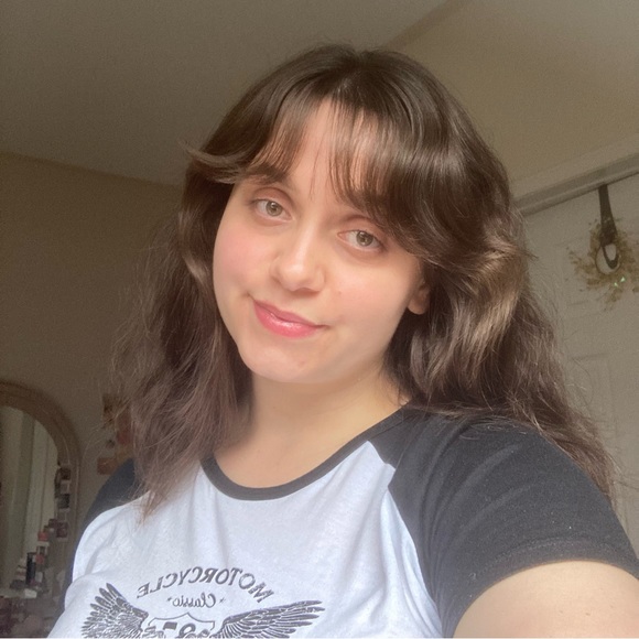 Profile Picture of Caroline Febbraro (@cfebbraro) on Poshmark