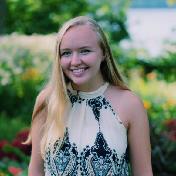 Profile Picture of Julia Knox (@jk1416) on Poshmark