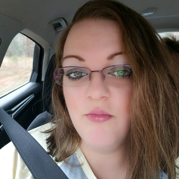 Profile Picture of Amanda Counterman (@queensplndifrs1) on Poshmark