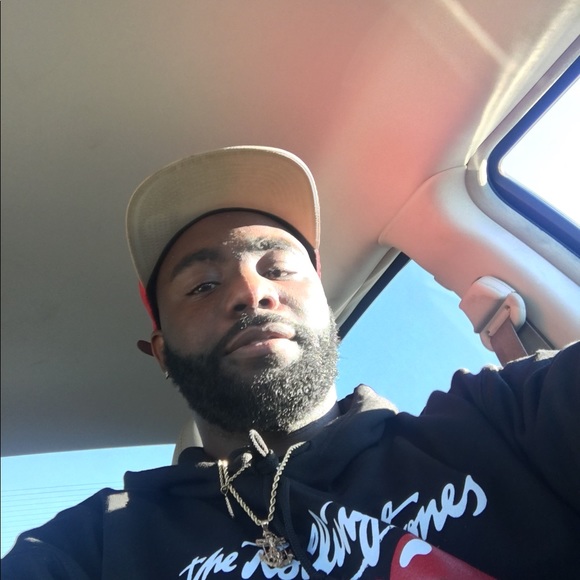 Profile Picture of Ronald Mack (@rjmack18) on Poshmark