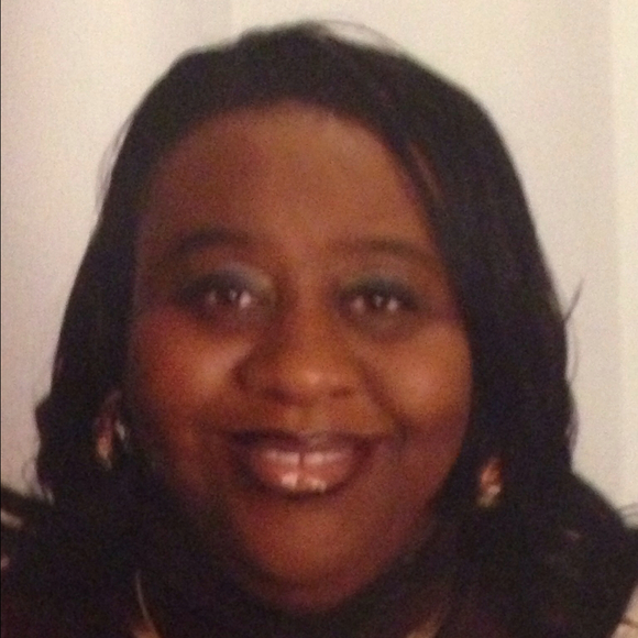 Profile Picture of Paula Dunlap (@paulad1) on Poshmark