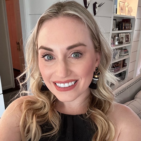 Profile Picture of Adrianna Fitzpatrick (@fitz86) on Poshmark