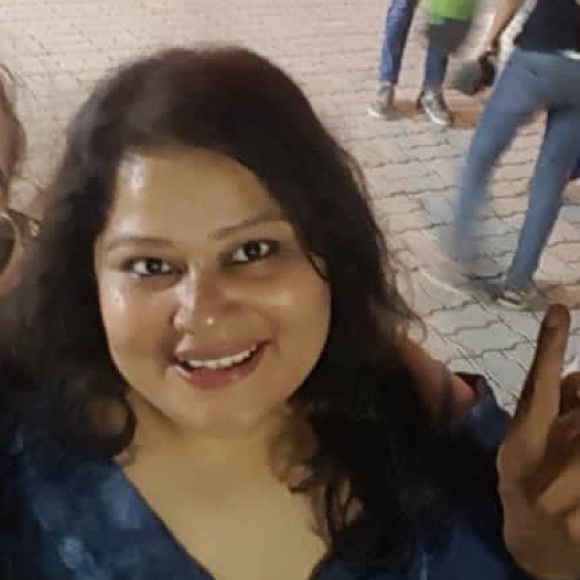 Profile Picture of Anubhuti Mullick (@anubhutimullick) on Poshmark