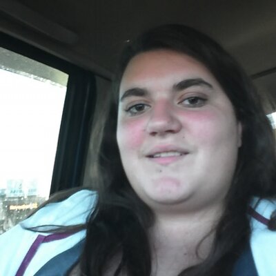 Profile Picture of Julia Reeves (@reevesejulia) on Twitter
