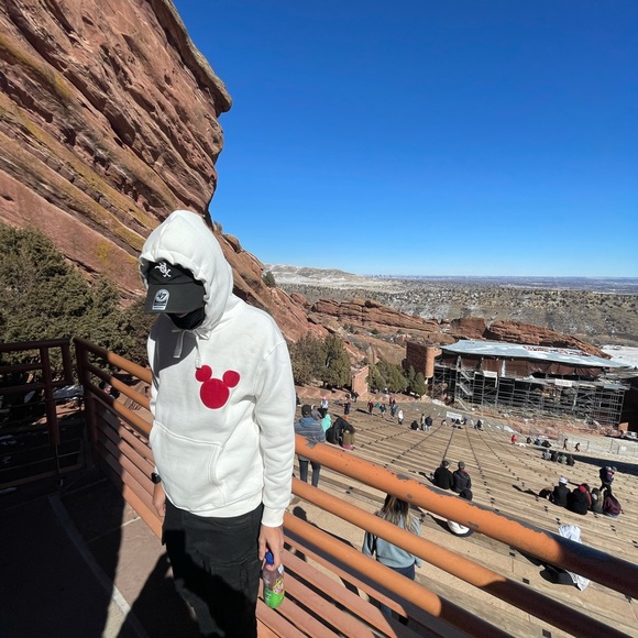 Hugo Favela - Poshmark Profile Picture of Hugo Favela (@hugofavela) on Poshmark