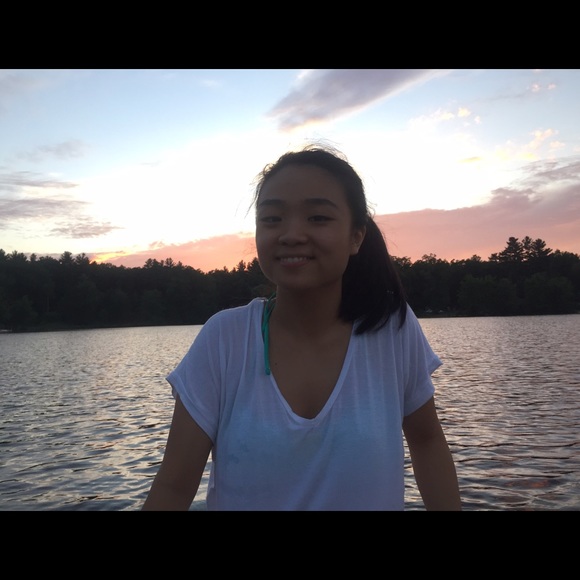 Profile Picture of Jingwen Ren (@jinglejungle) on Poshmark