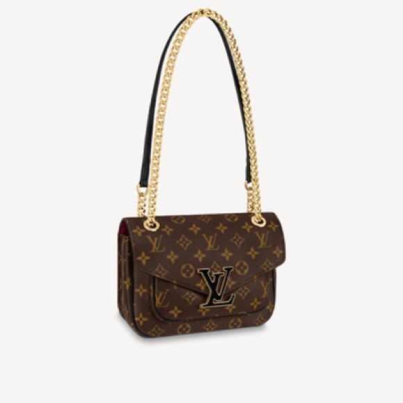 Profile Picture of Luxury Charter (@luxurycharter) on Poshmark