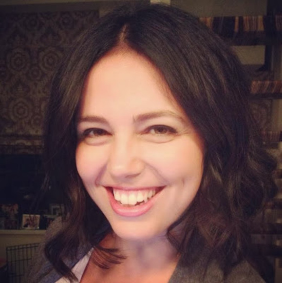 Profile Picture of Lauren Garfunkel (@laurengarfunkel) on Poshmark