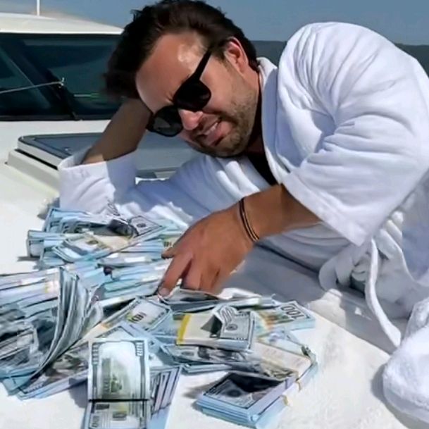 Profile Picture of Chris Belaski (@chrisbelaski) on Tiktok