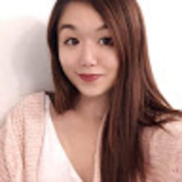 Profile Picture of Joycelyn Cheung (@joycelyn220) on Poshmark