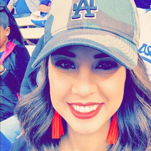 Profile Picture of Crystal Zamudio (@cmzamudio22) on Poshmark