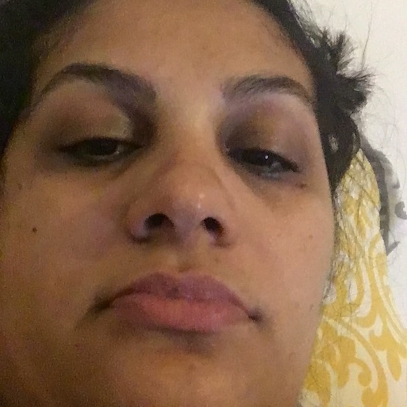 Profile Picture of Tais Moreira (@taissync) on Poshmark