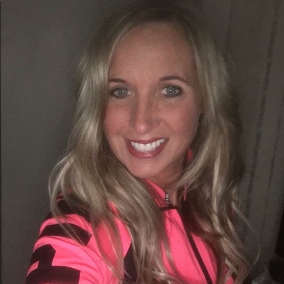 Profile Picture of Jody James (@jljames2973) on Poshmark
