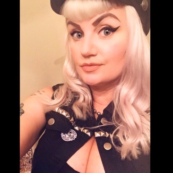 Profile Picture of Heidi Luukkonen (@heidihou81) on Poshmark