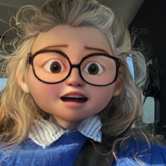 Profile Picture of Amber Lutes (@acl150) on Poshmark