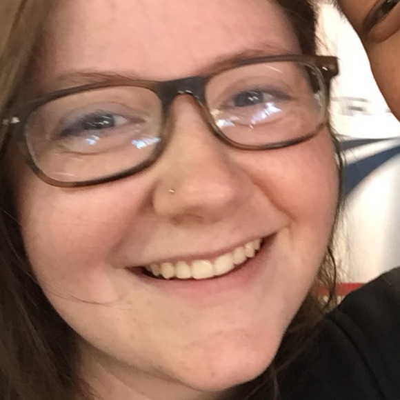 Profile Picture of Emily Taylor (@ejtaylor594) on Poshmark