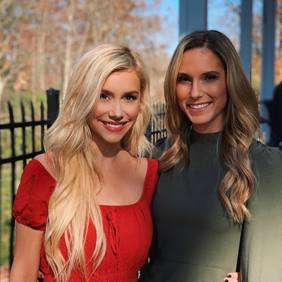 Profile Picture of Taylor Allweiss (@taylor_allweiss) on Poshmark