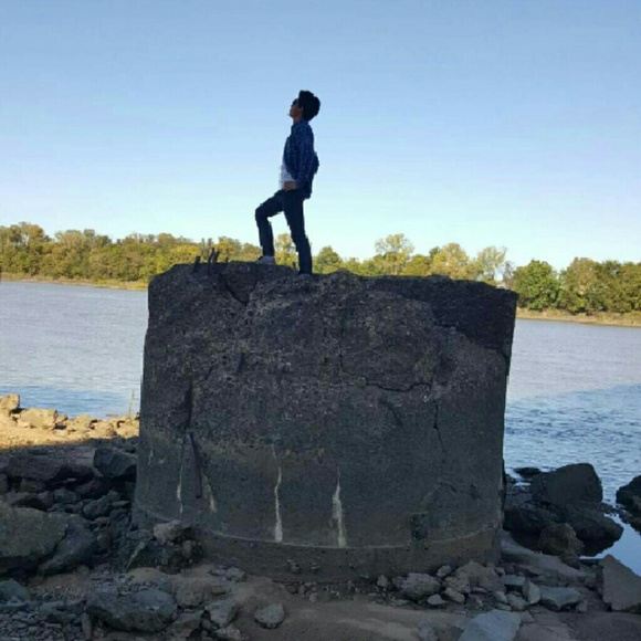 Profile Picture of Peter Ruiz (@feat_pete) on Poshmark