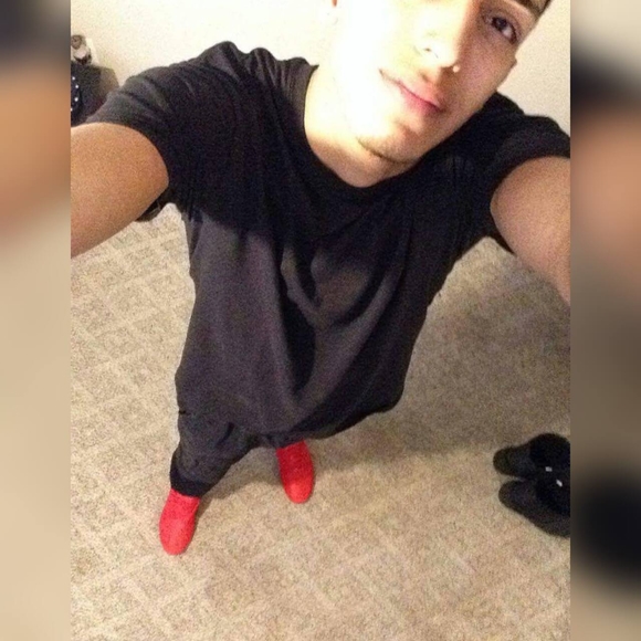 Profile Picture of Jancarlos Ildefonso (@carlosjan) on Poshmark