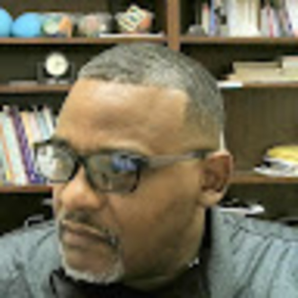 Profile Picture of Timothy Sinclair (@tsinclair648) on Poshmark