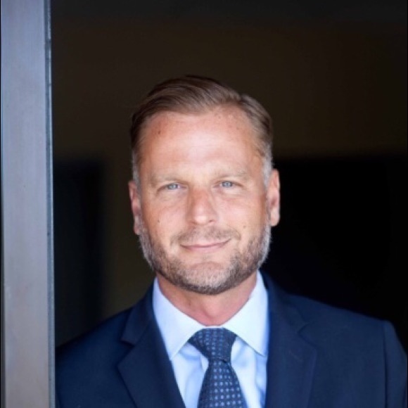 Profile Picture of Kevin Fair (@kfair1998) on Poshmark