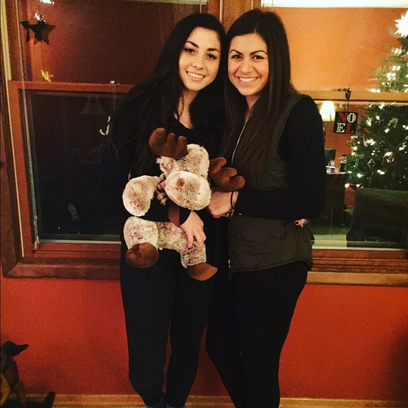 Kelly Siracuse - Poshmark Profile Picture of Kelly Siracuse (@kell_04) on Poshmark