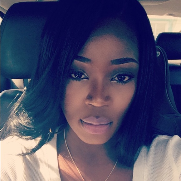 Profile Picture of Erline Lormestoire (@lovelye37) on Poshmark