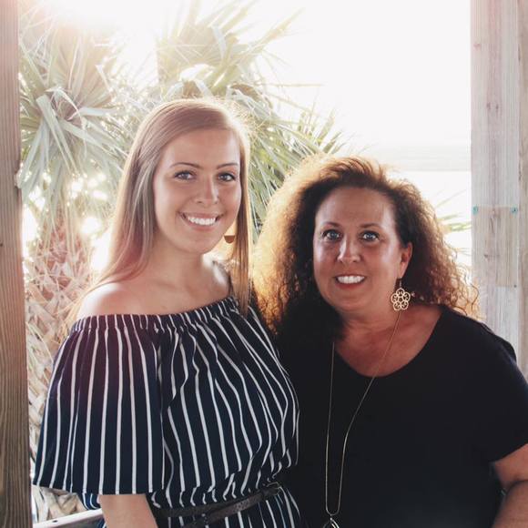 Profile Picture of Jessica Anewalt (@janewalt2) on Poshmark