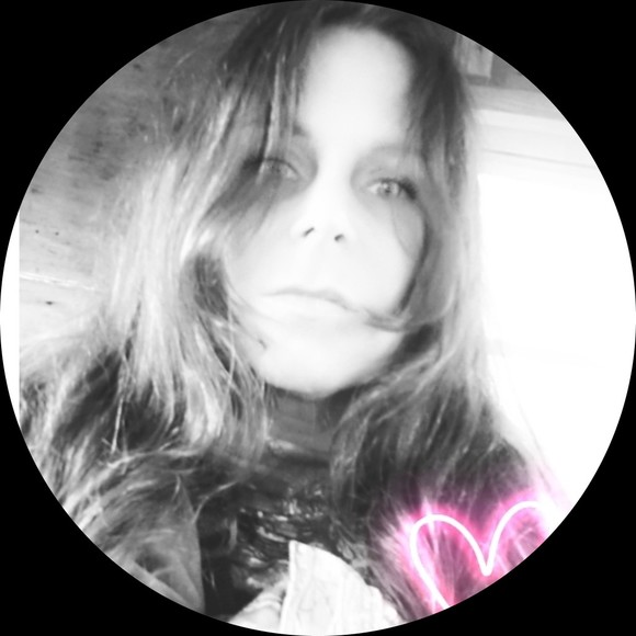 Profile Picture of Bobbie Cottrell (@obbie96) on Poshmark